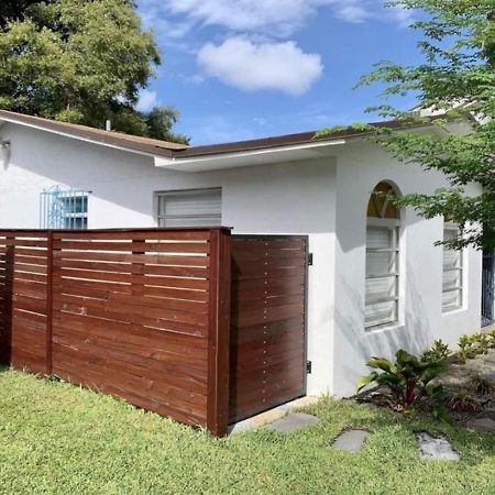 Private Suite W/ Full Backyard, Bbq, 5Min From Mia Miami Luaran gambar