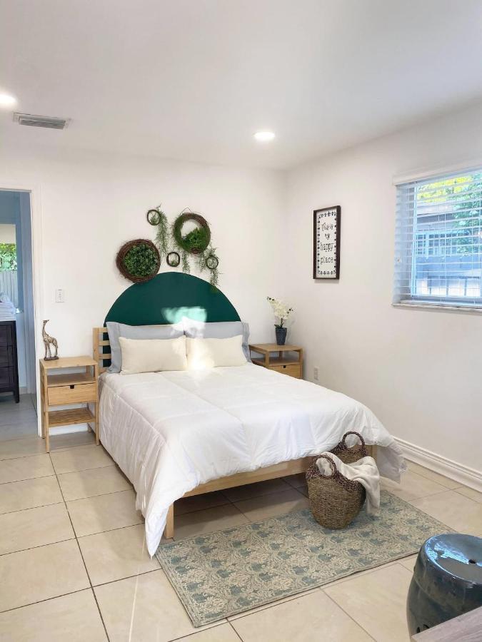 Private Suite W/ Full Backyard, Bbq, 5Min From Mia Miami Luaran gambar
